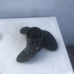 Propeller 14 1/2 x 19.  P17.     391201