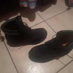 Timberland Black Sued Boots 