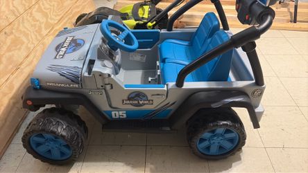 Jurassic World Wrangler Power Wheel