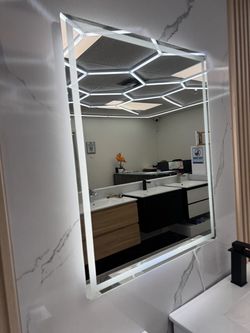 Mirror 24ā
