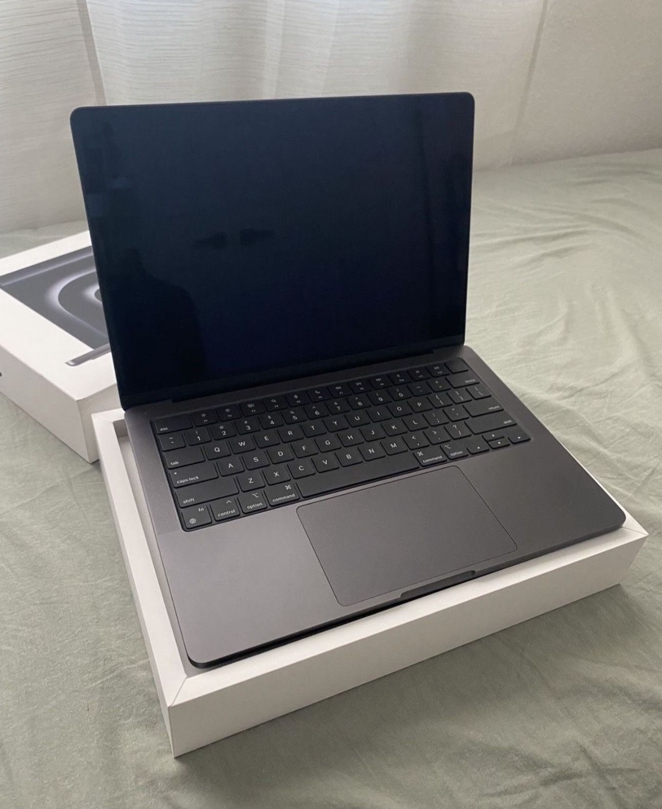 Apple MacBook Pro 14 Inch M4 Chip 512gb Hard Drive 16ram Black Color 5 Cycle Count Didn't Use It
