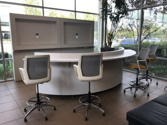 CUSTOM GAMING CENTER