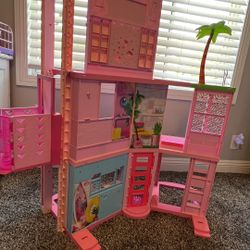 Barbie Dreamhouse 