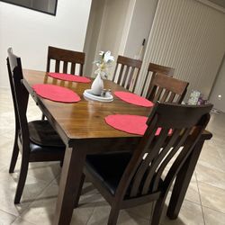 Dining room Table W/ built-in Drop Leaf & Six Chairs