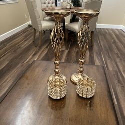 Chandeliers And Other Decor 