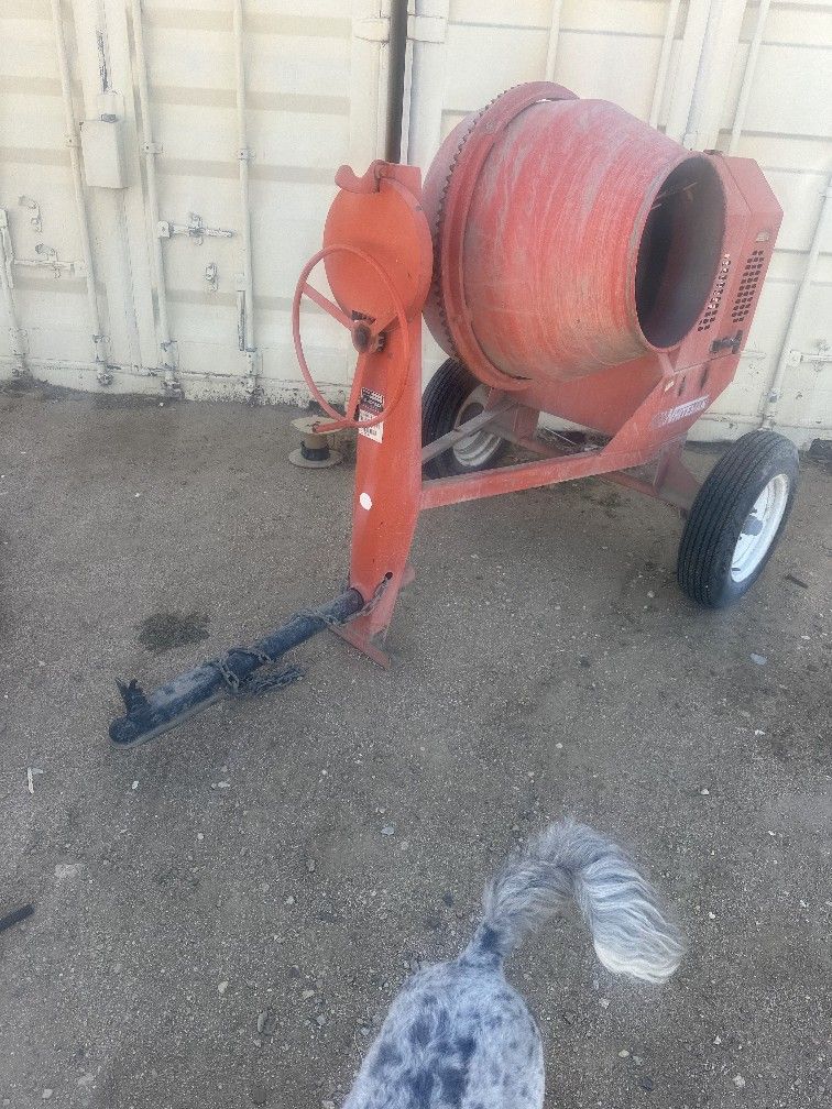 Honda MQ Whiteman Cement Mixer