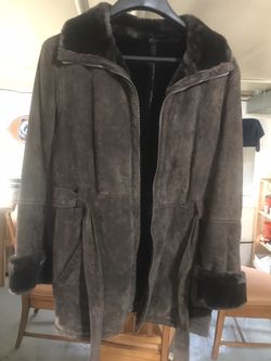 Mens Vintage Suede Coat With Fur And Waist Belt.