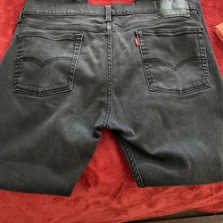 Men’s Black Levis Jeans.
