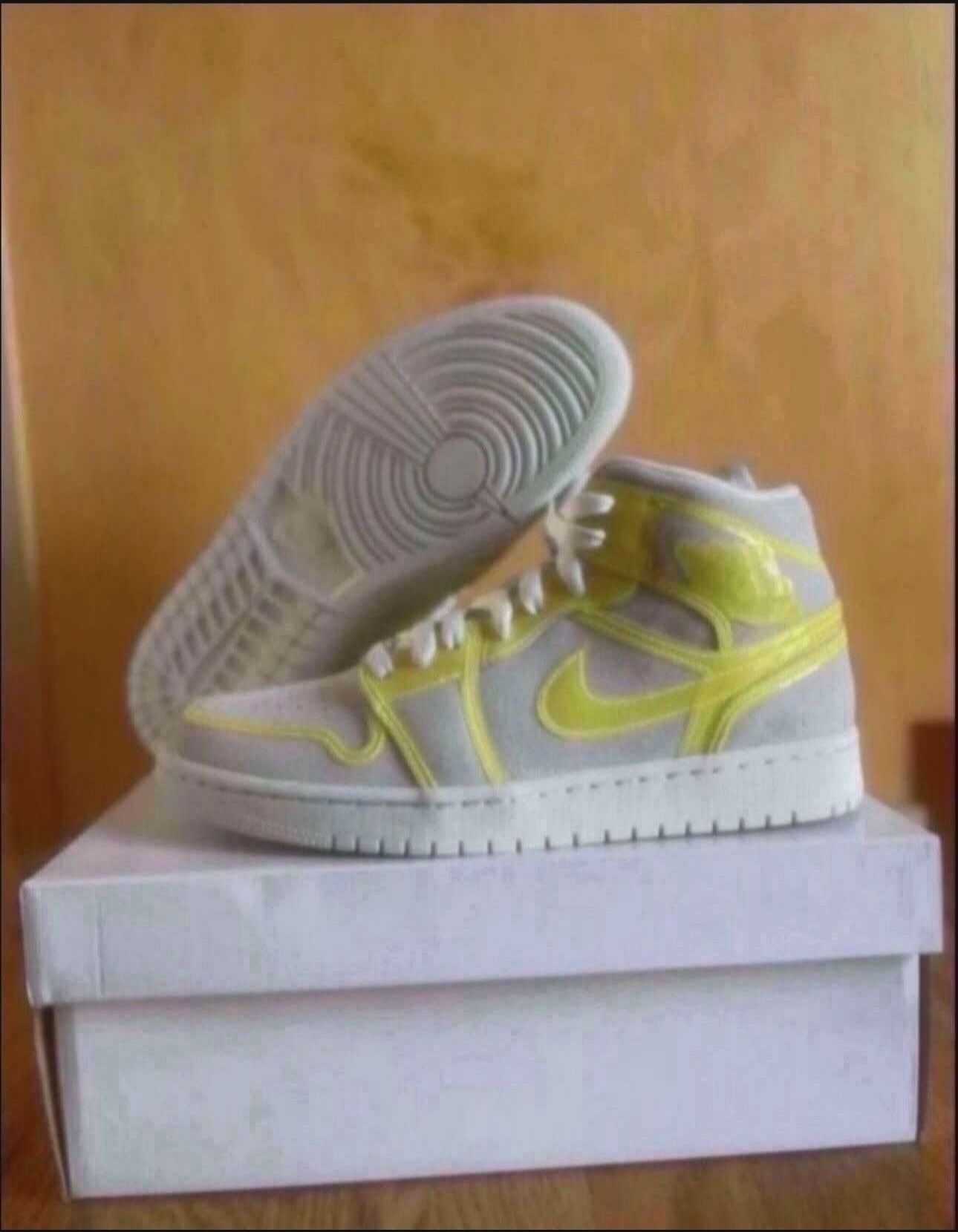 W Air Jordan 1 Mid LX Off White Opti Yellow Size 10W Brand New