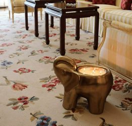 Grand elephant candle