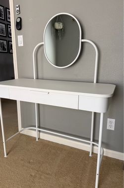 White Vanity / Dressing Table / makeup station