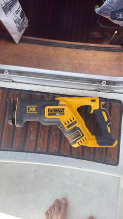 DEWALT 20V MAX XR Brushless Reciprocating Saw