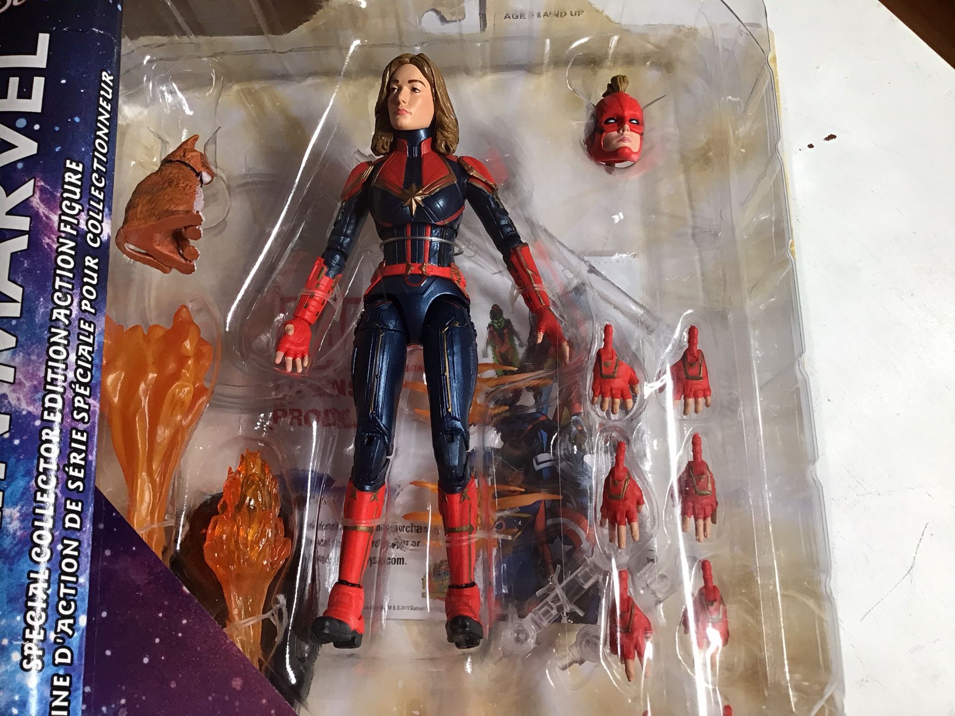 DISNEY CAPTAIN MARVEL EXCLUSIVE COLLECTION EDITION ACTION FIGURE  7”