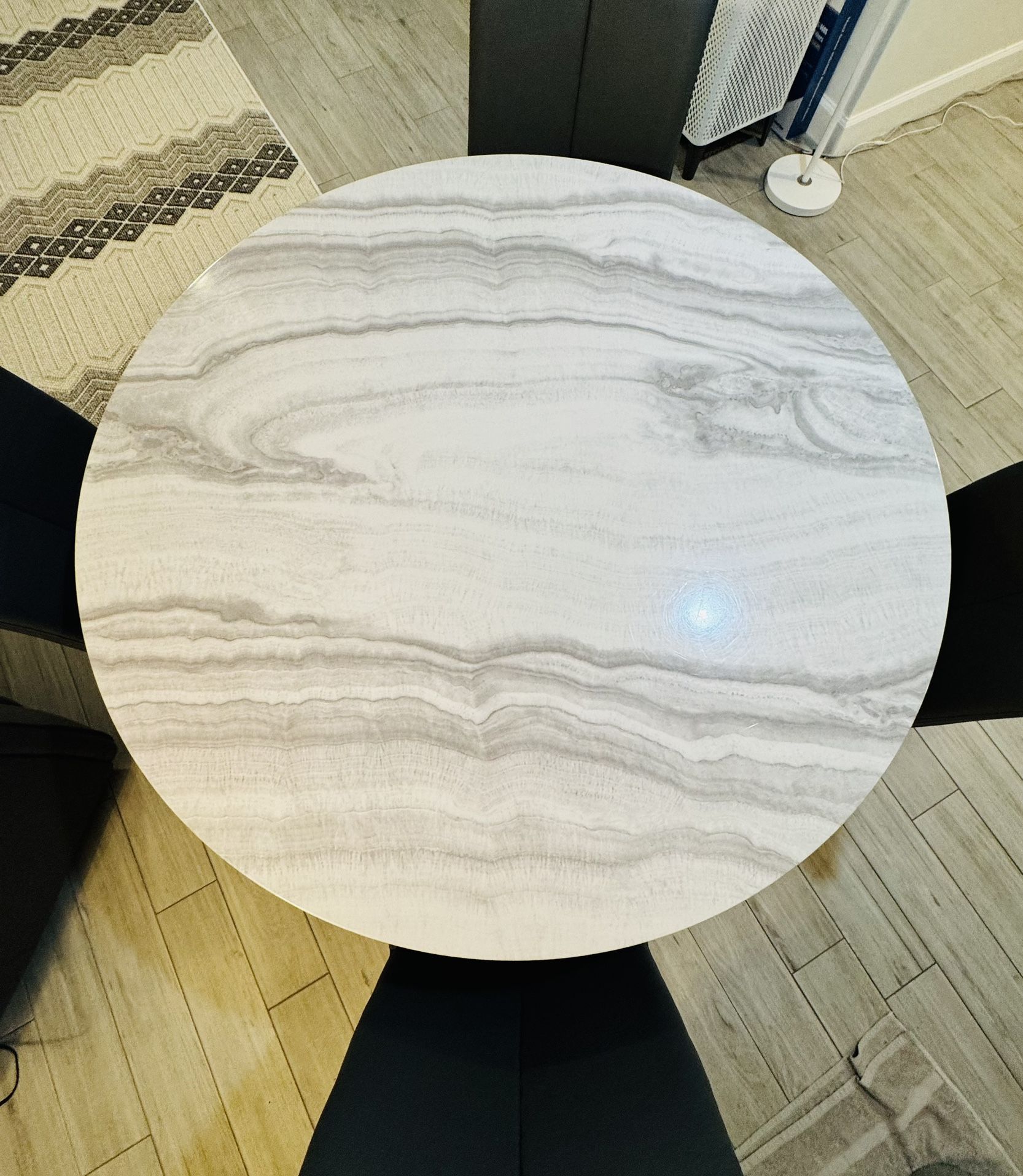 Idina Table In White Marble