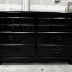 Dresser With Tempered Glass Top