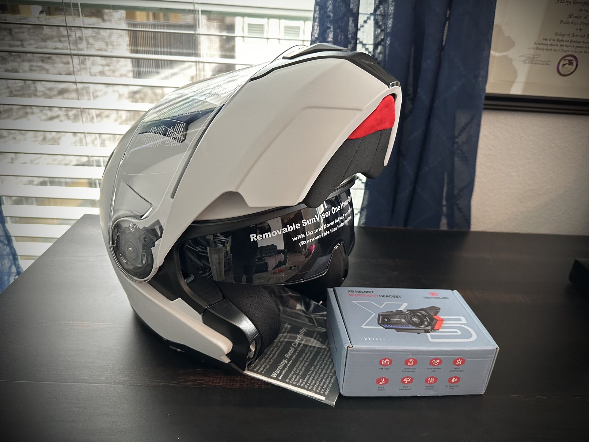 New Glossy White Modular Motorcycle Helmet with Bluetooth size Extra Large