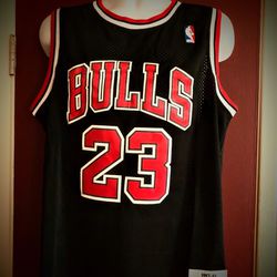 Iconic Vintage Throwback Michael Jordan Chicago Bulls Jersey 23