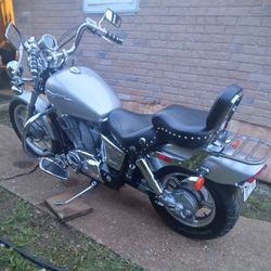 2006 Honda Shadow VT1100  $3500obo