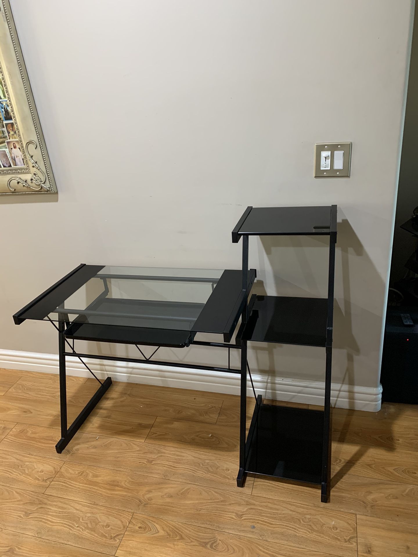 Computer desk