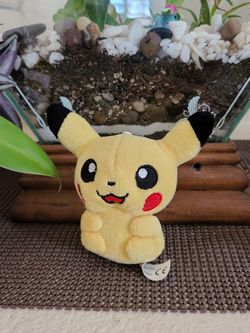 Small pickachu Keychain plush