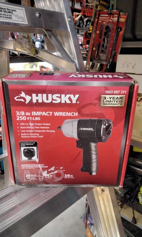 Husky 3/8" Impact Wrench 250ft.lbs
