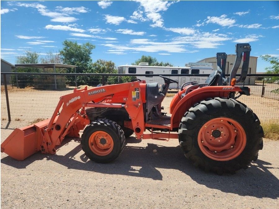 Kubota L4240 Tractor