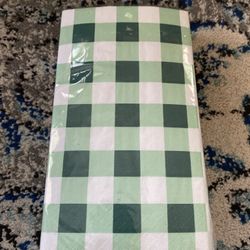 BRAND NEW GUEST NAPKIN 30 COUNT 