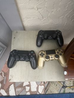 PS4 Controllers 