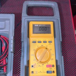 Fluke 27 Multimeter W/ Case And Long Leads
