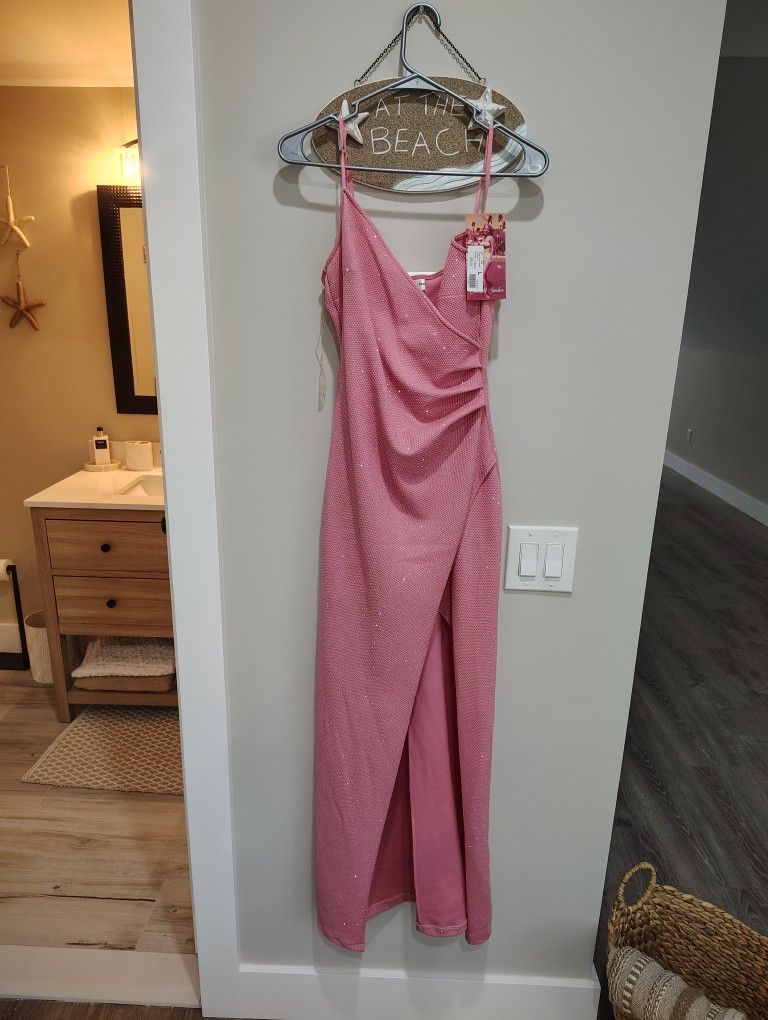 Beautiful Pink Sparkly Dress.