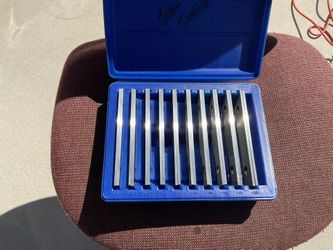 20pc. Thin Parallel Set In Excellent Condition.