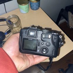 FUJIFILM FINEPIX CAMERA 