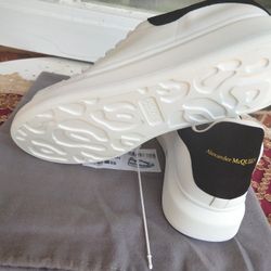 New. What's your size? Leave your number if you're interested for quick response.