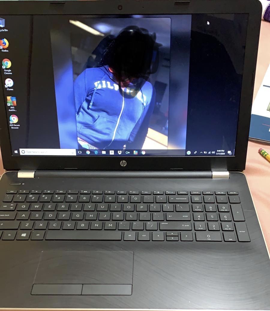 hp laptop 15.6” touch screen amd quadcore 8 gb ram
