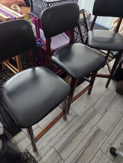 3 counter height stools