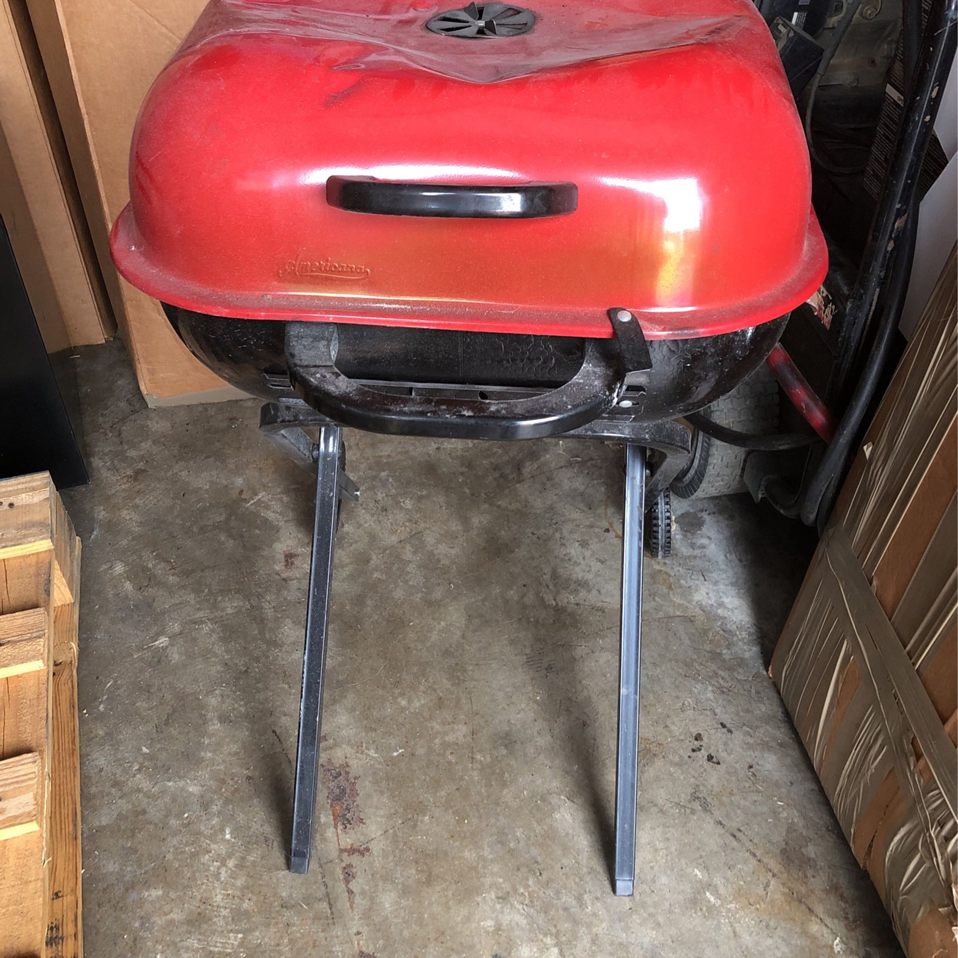 Charcoal Bbq Grill (dented Top)