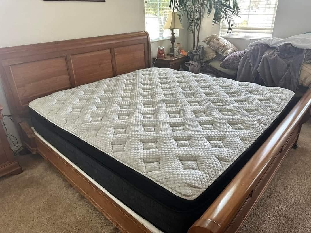 Fort Myers Save 50-80% on A New Mattress! Made in USA & In-Stock for Same Day delivery. Cash/card or $20 down payment plan, No Credit Needed! Delivery