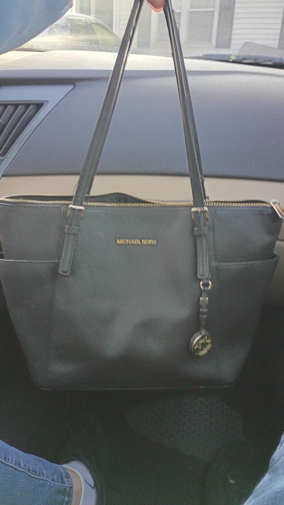 Black Michael Kors (MK) Hand Bag/Purses