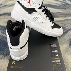 Nike Air Jordan Access Men Size 10, pick up in palatine $85