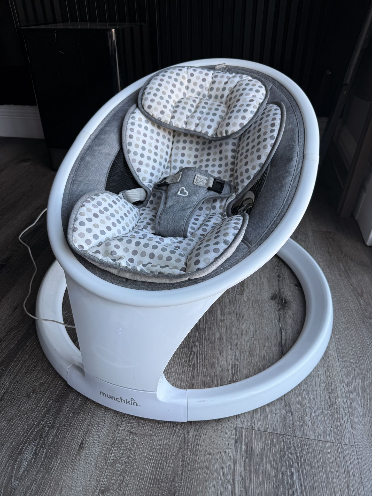 Munchkin Bluetooth Enabled Infant Baby Swing