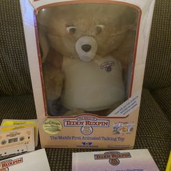1985 Teddy Ruxpin In Box With Books And Tapes