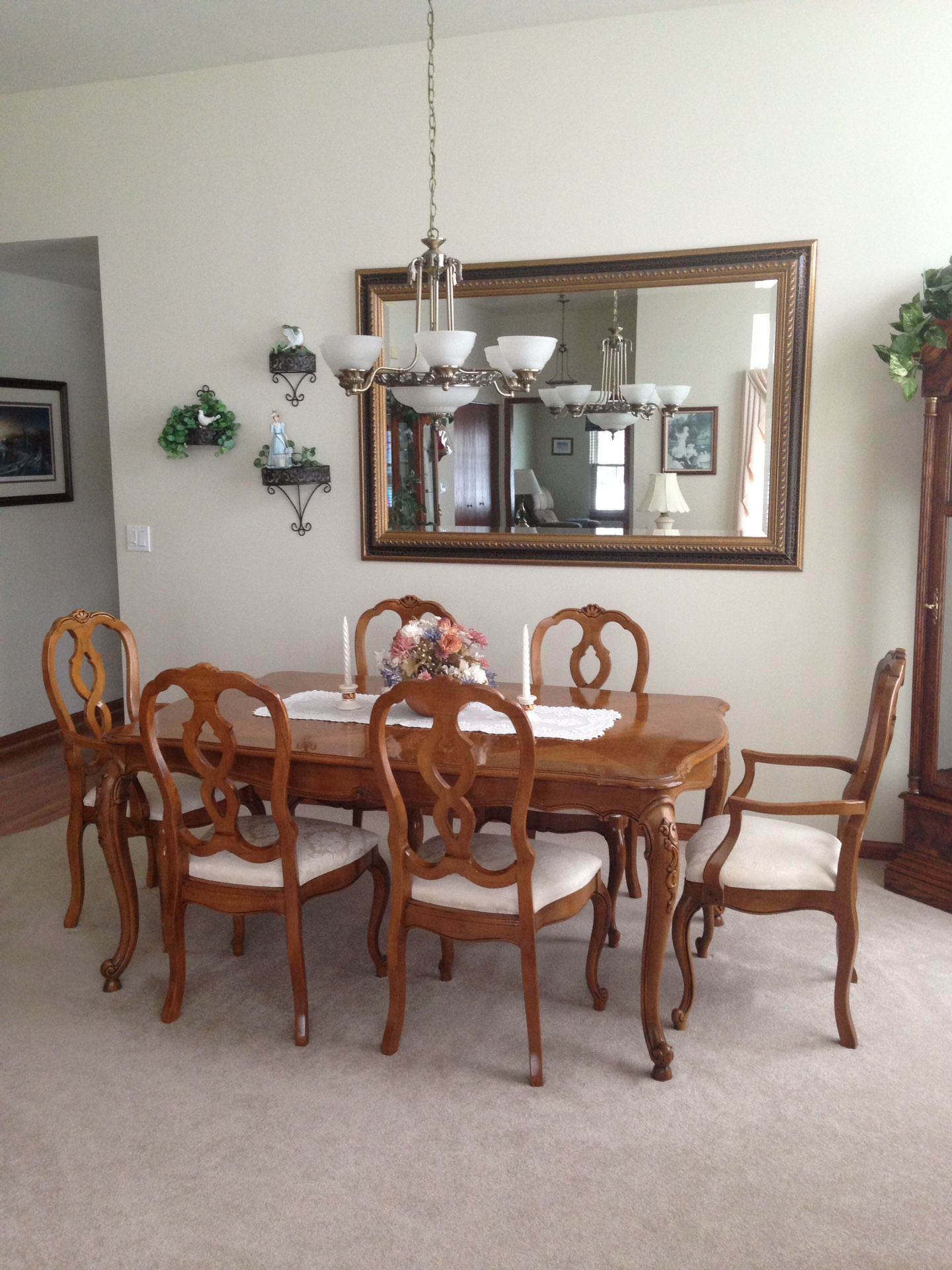 Thomasville Dining room table & 8 chairs