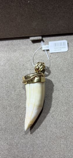 Gold pendant