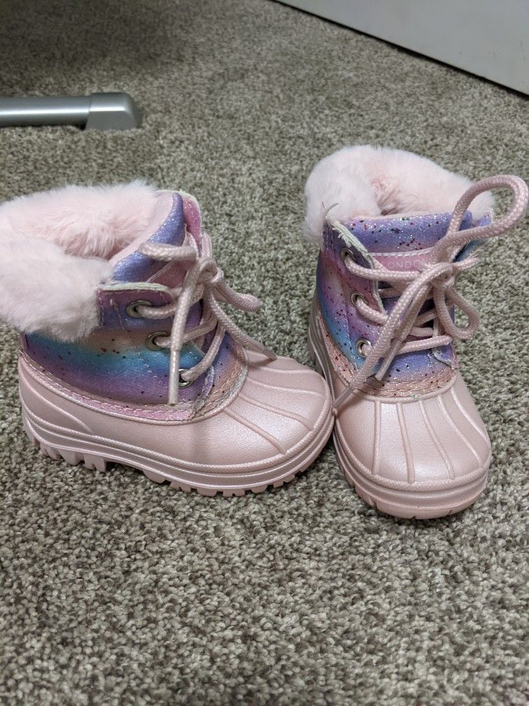 London Fog Toddler Snow boots Size 6