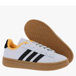 ADIDAS SIZE 7 