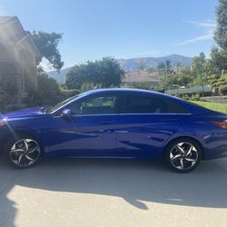 2023 Hyundai Elantra Hybrid Limited HEV Sedan 4D