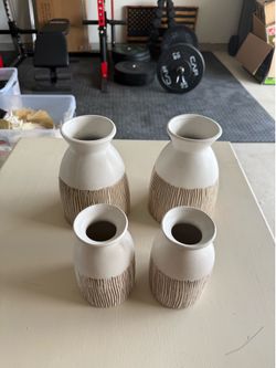 Ceramic vases, no damage, can be sold separately
