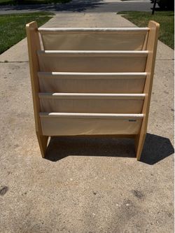 Kids bookshelf