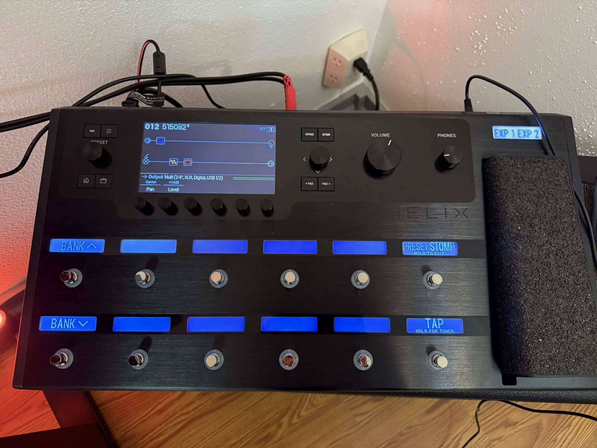 Helix Floor Line 6 Helix Floor | MUSIC STORE professional