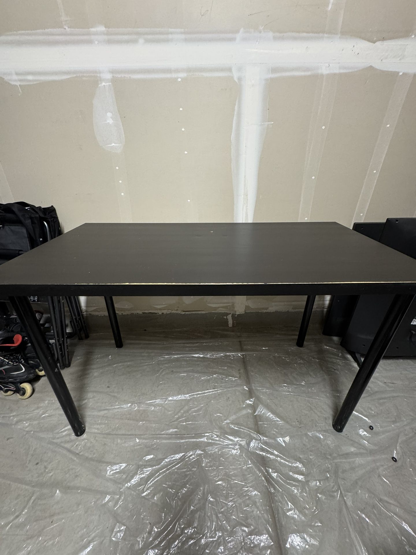 Black/Brown Table
